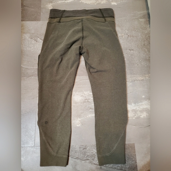 Lululemon Refine Crop. Capri. Small stripes. Olive green. Jogger style. Size 6. - Picture 7 of 16